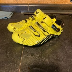 Clip in cycling shoes
